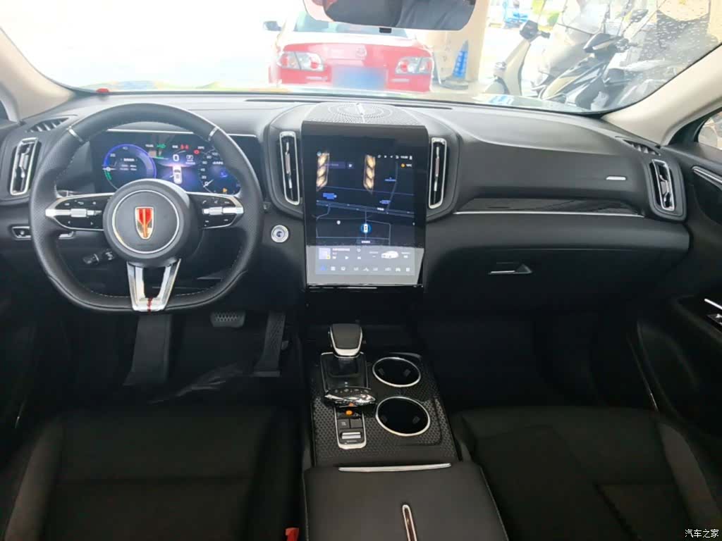 Hongqi HS3, 2026 10