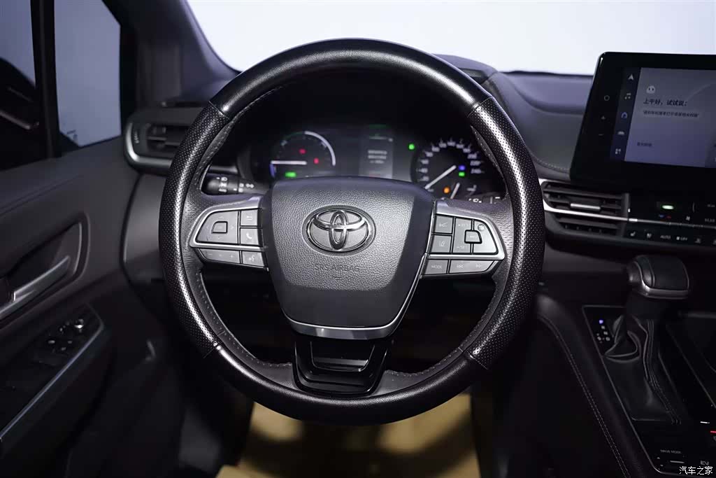 Toyota Sienna, 2024 11