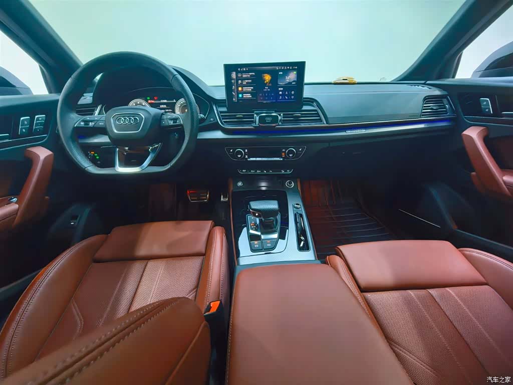 Audi Q5L, 2025 11