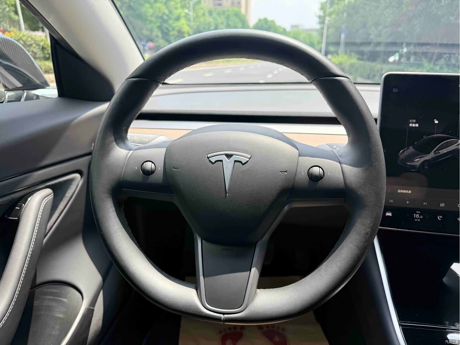Tesla Model 3, 2019 15