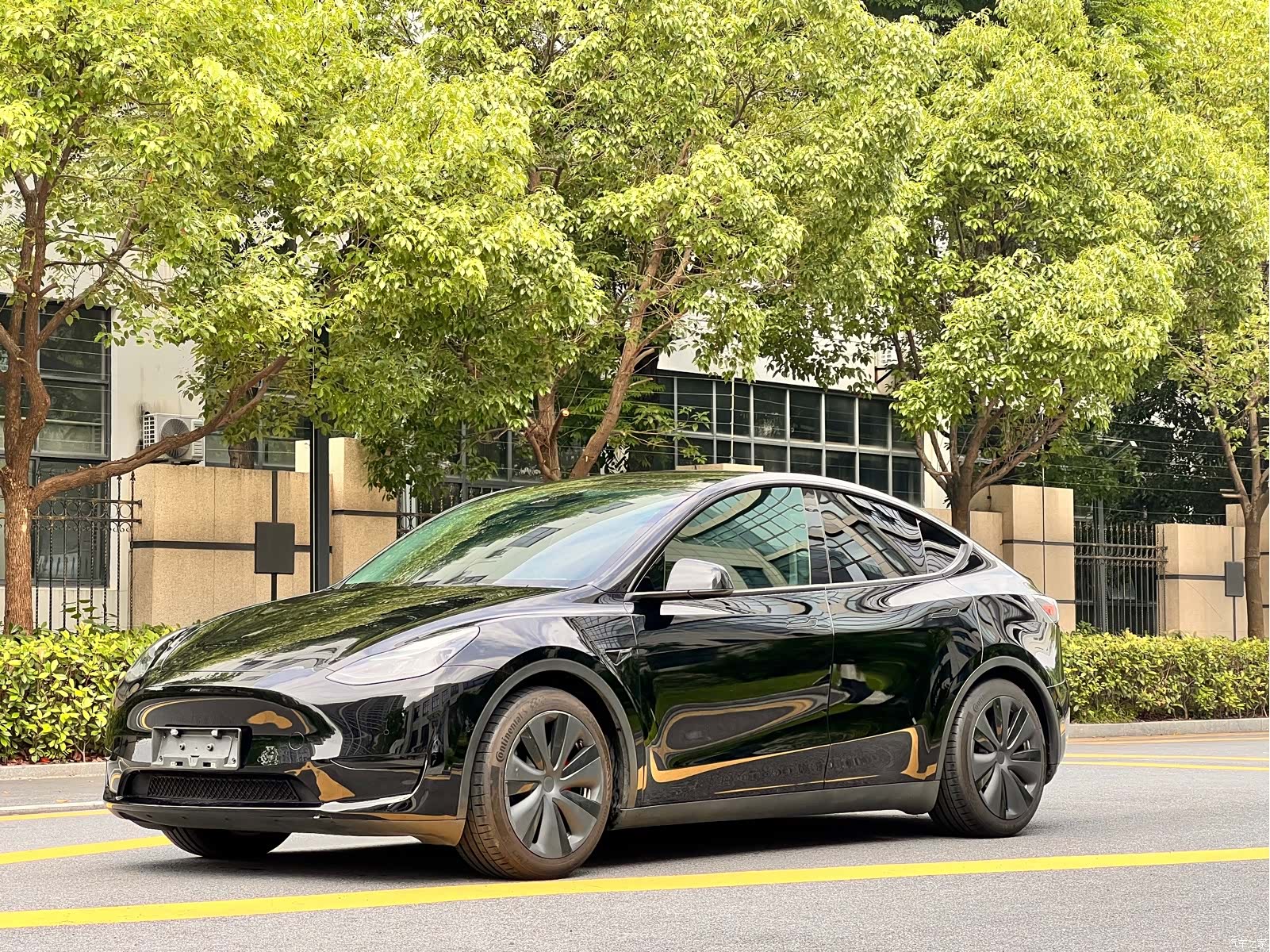 Tesla Model Y, 2023 1