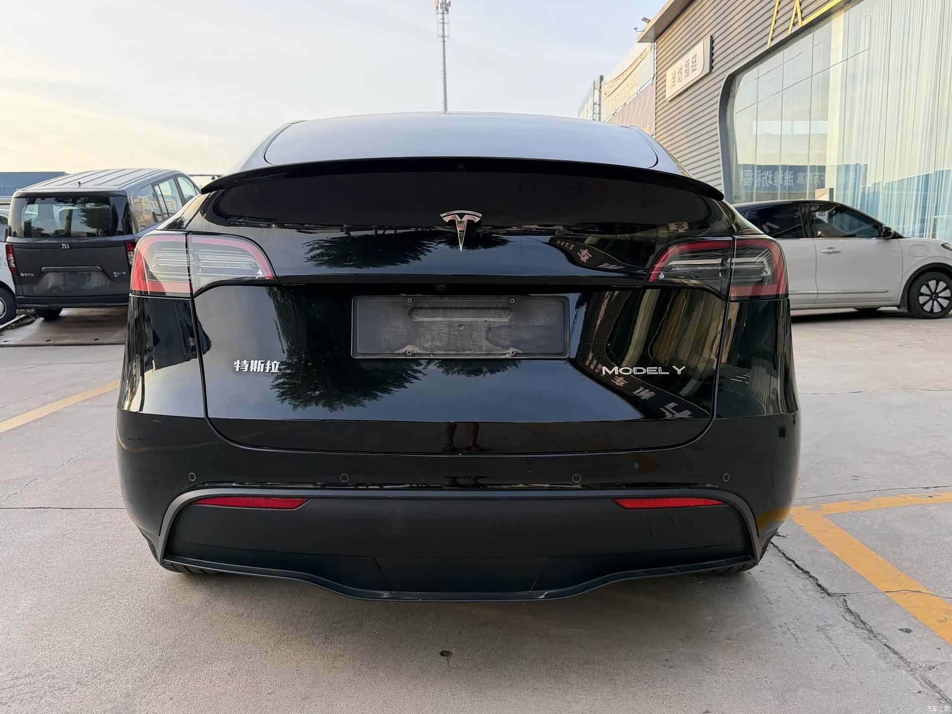 Tesla Model Y, 2023 9