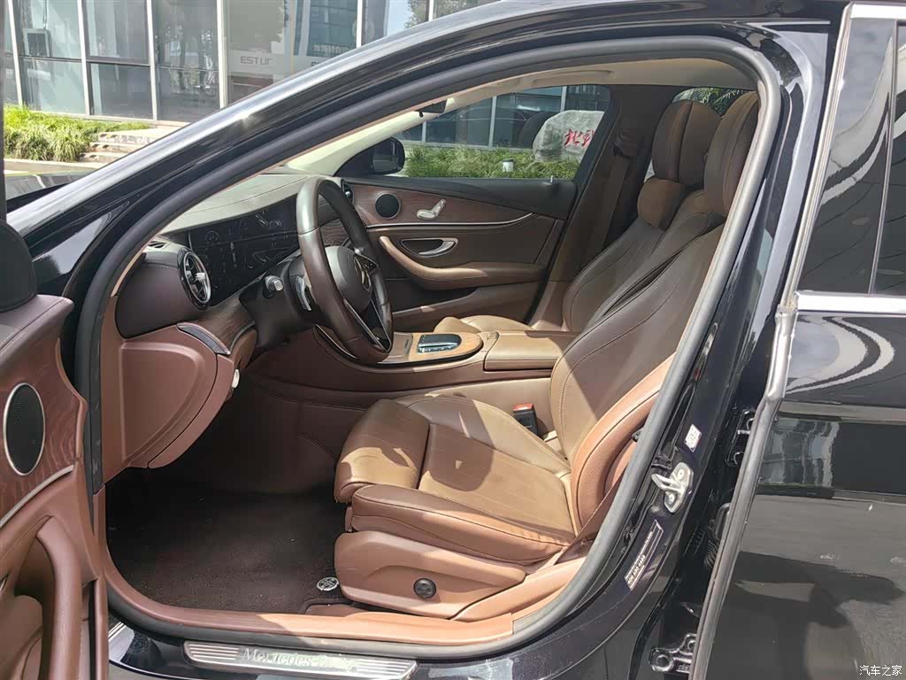 Mercedes-Benz E-Class, 2022 14