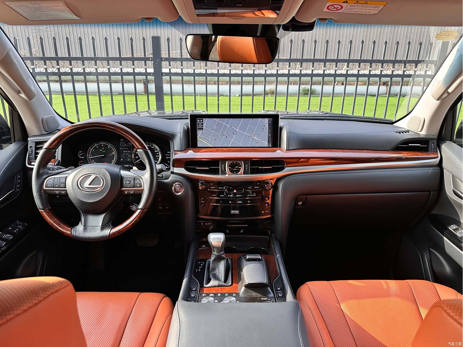 Lexus LX, 2016 21
