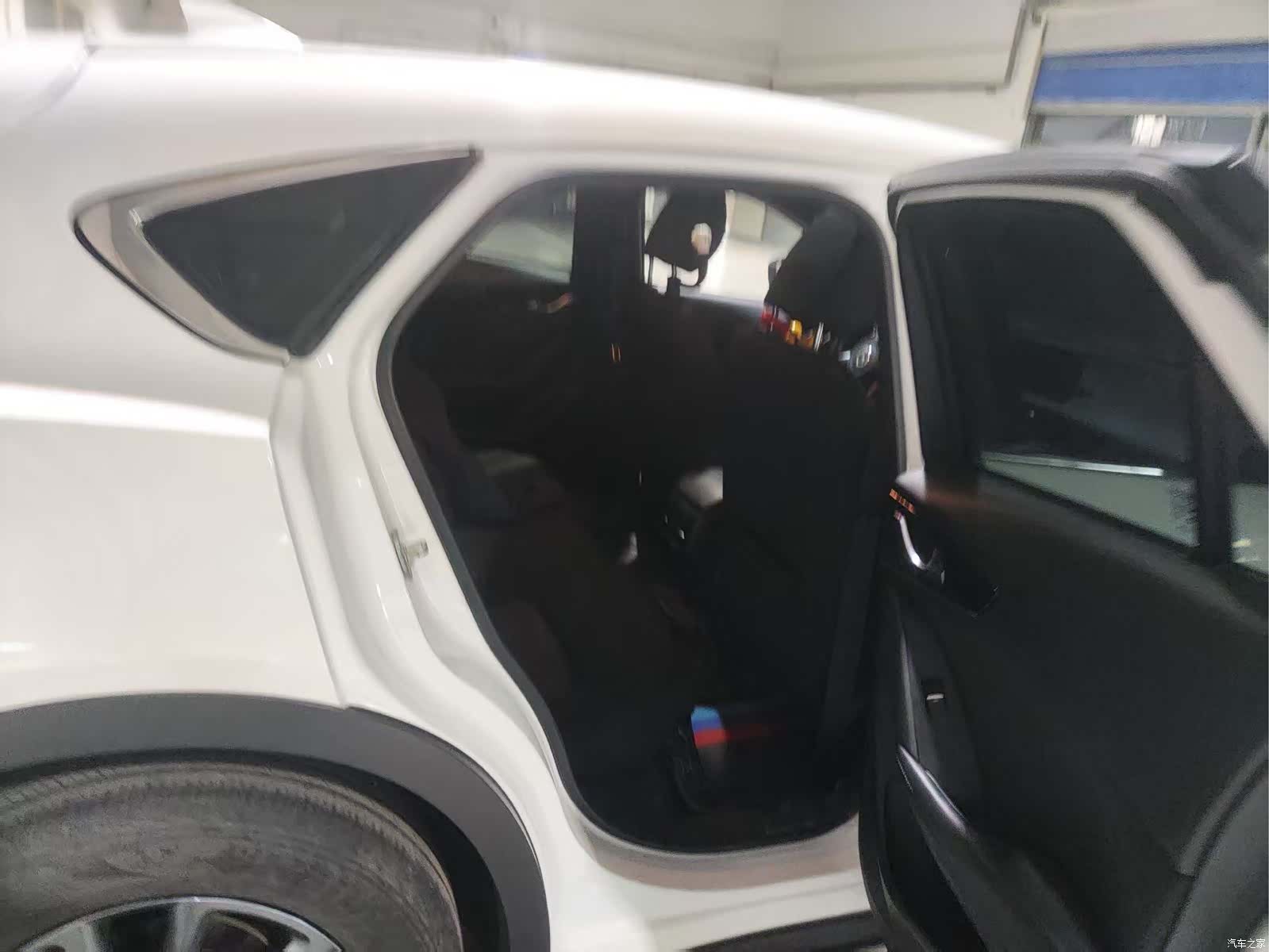 Mazda CX-4, 2023 12