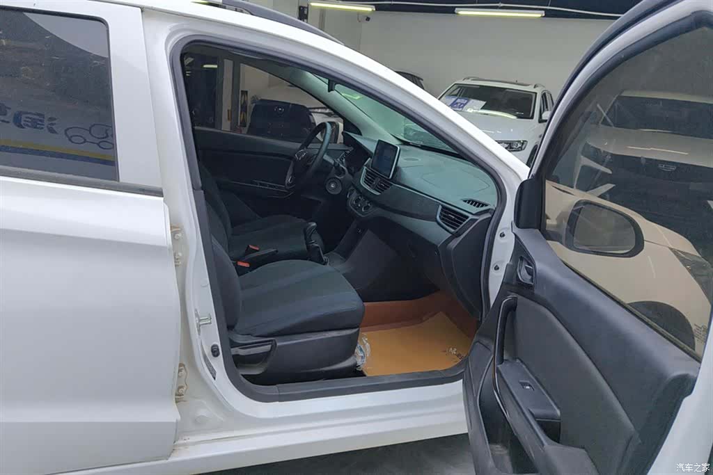 Wuling 310, 2021 8