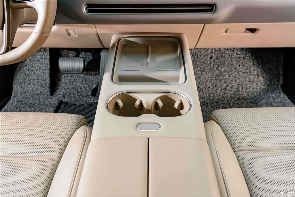 Li Auto i6, 2025 14