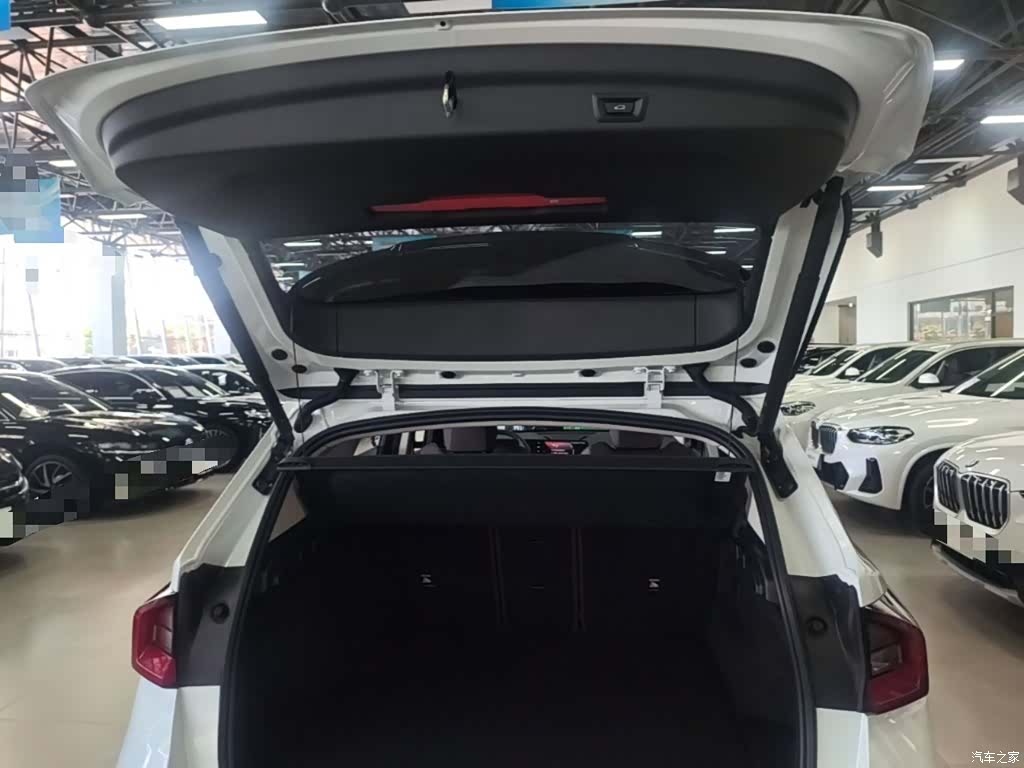 BMW iX1, 2024 15