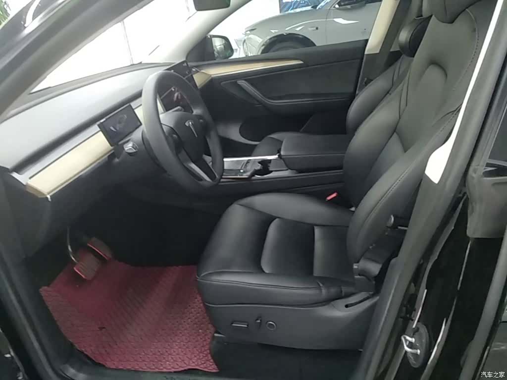 Tesla Model Y, 2023 15
