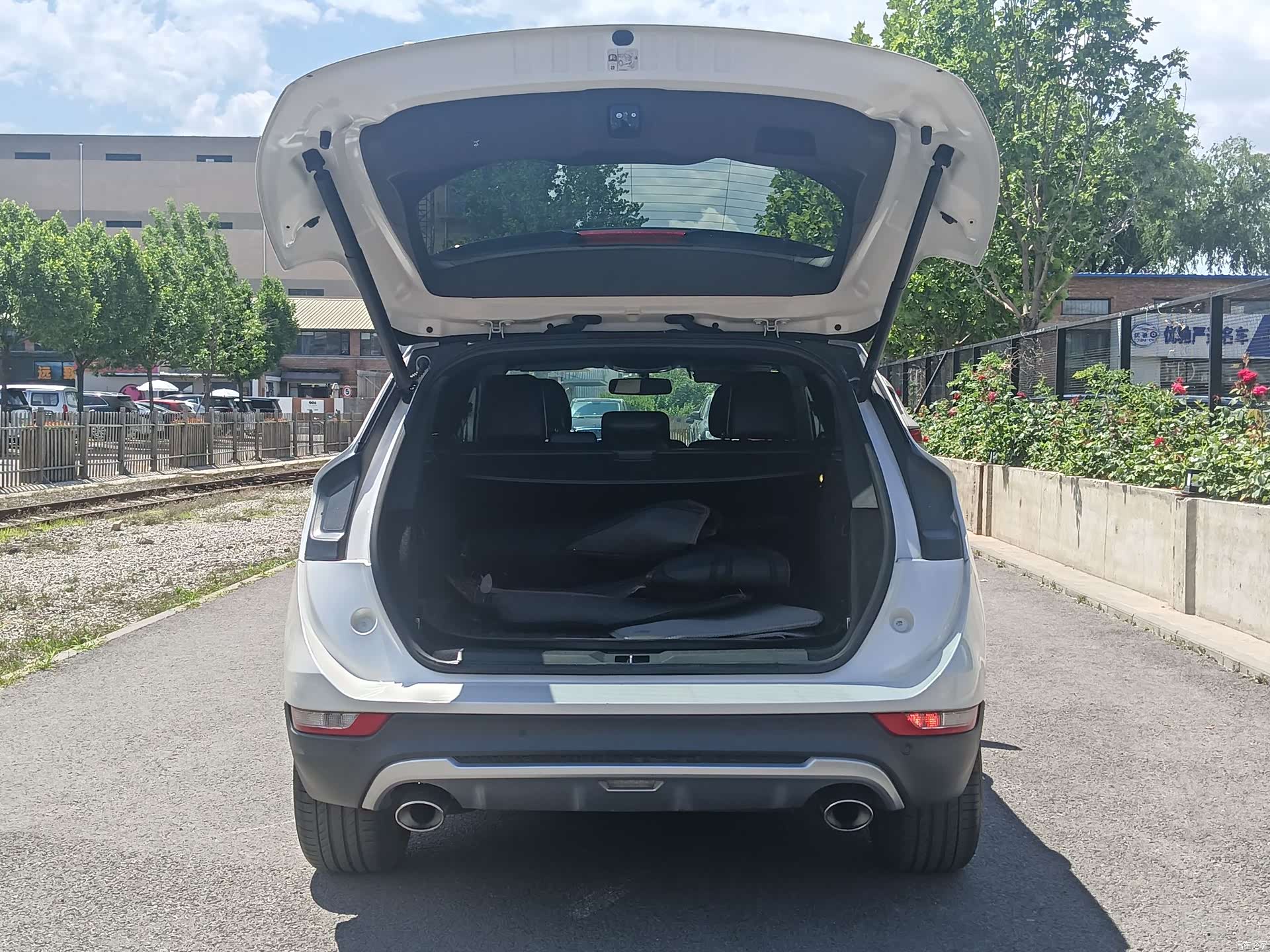 Lincoln MKC, 2017 11