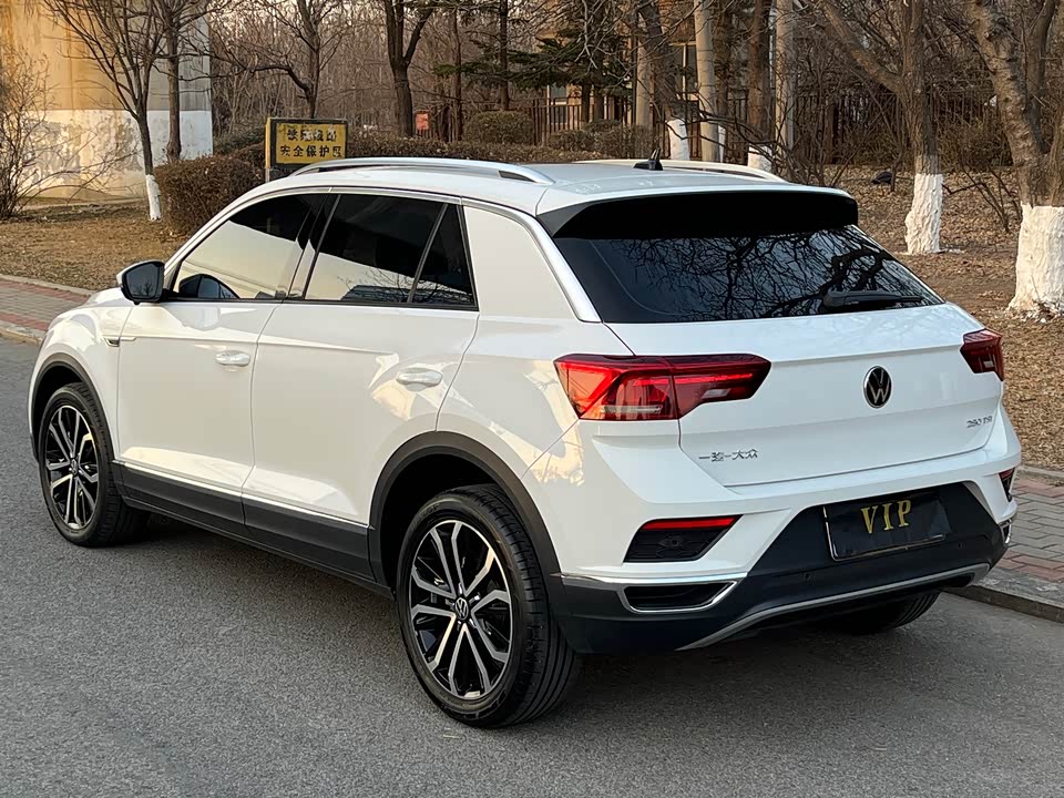 Volkswagen T-ROC exploring Songs