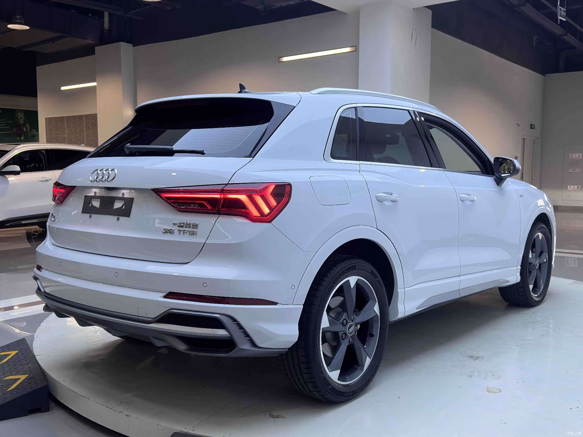 Audi Q3, 2023 8