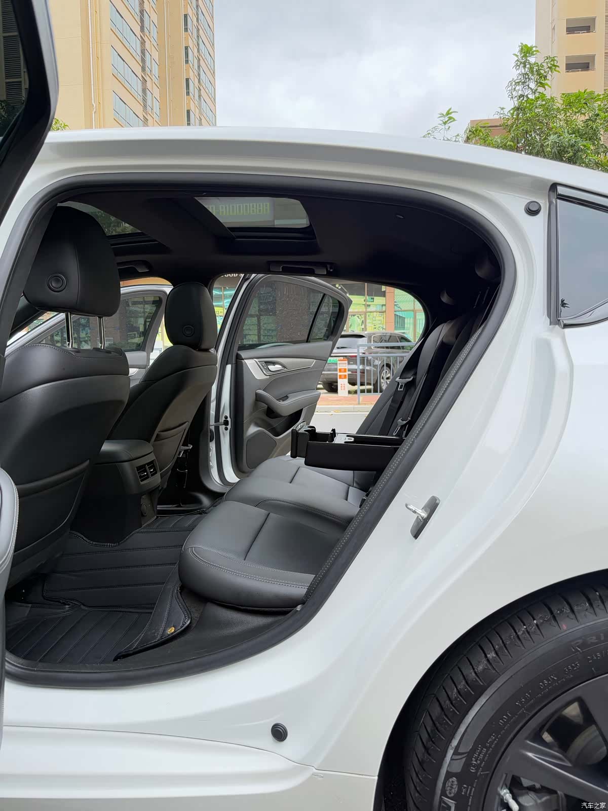 Cadillac CT5, 2023 26