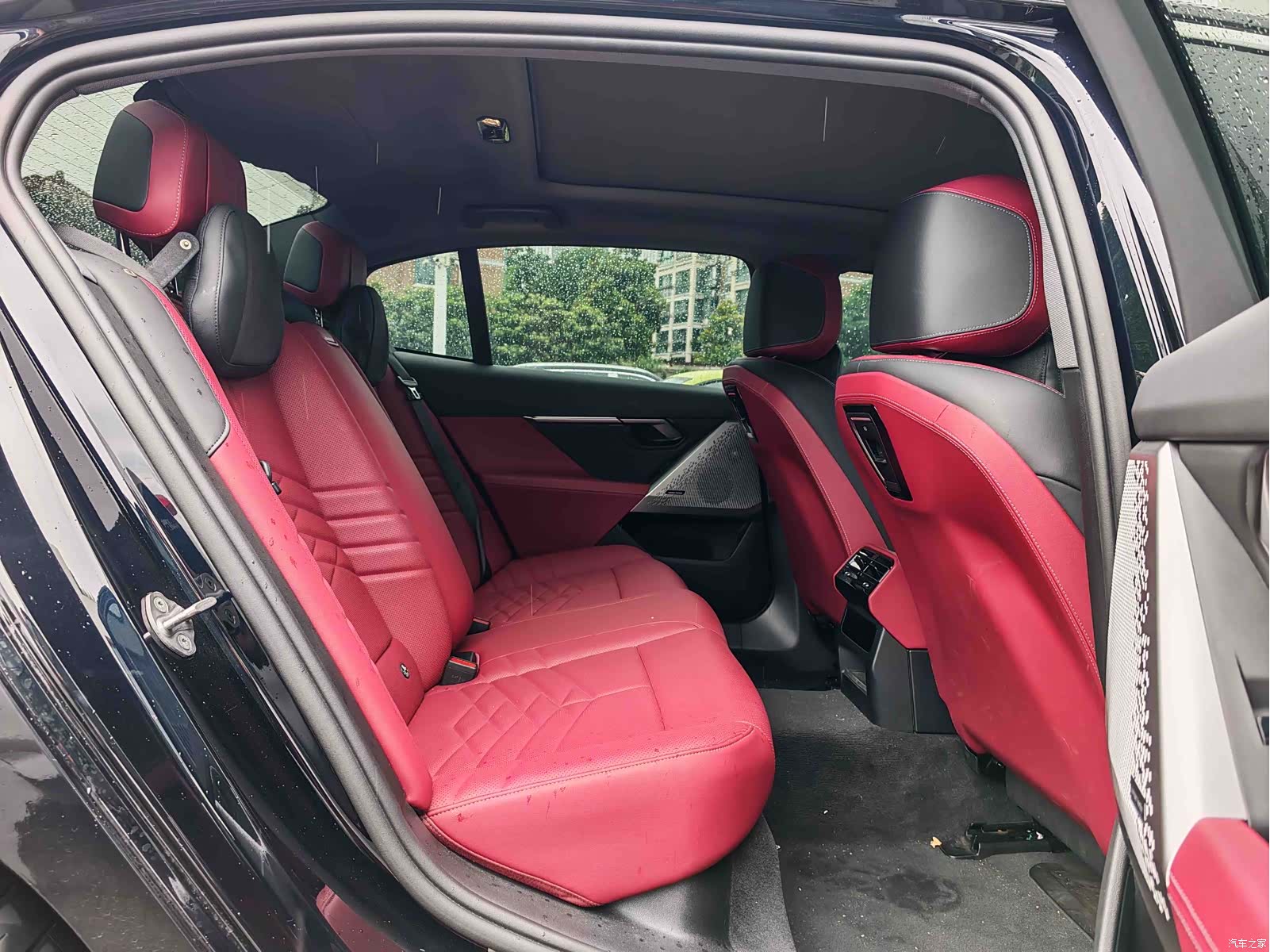 BMW i5, 2024 12