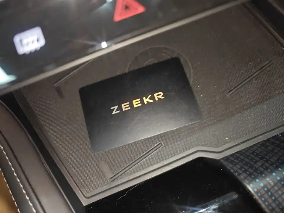 Zeekr 001