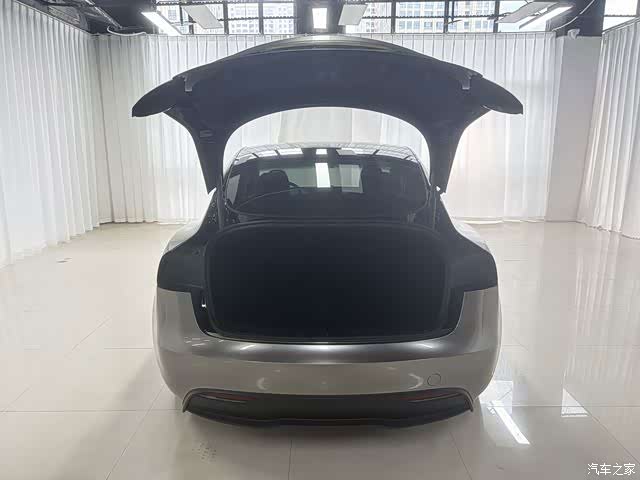 Tesla Model 3, 2024 8