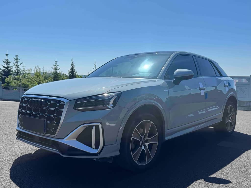 Audi Q2L 2022 35 TFSI Fashion