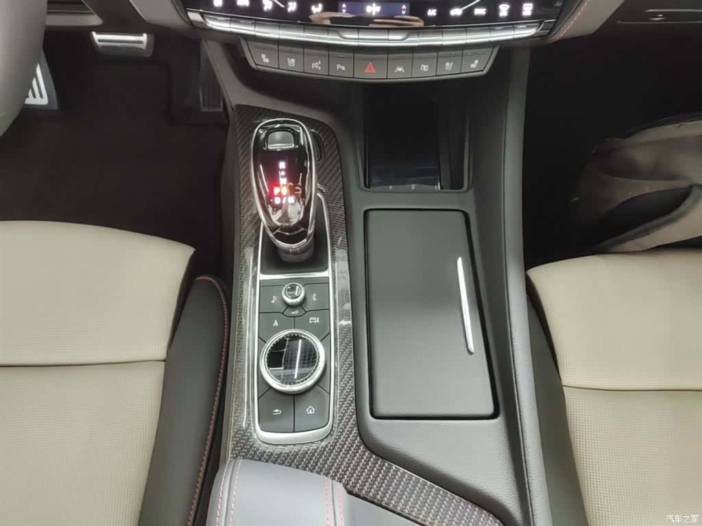Cadillac CT5, 2025 14