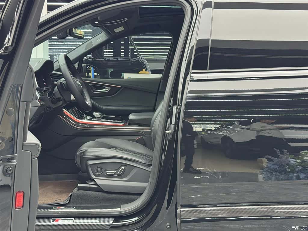 Audi Q7, 2024 6
