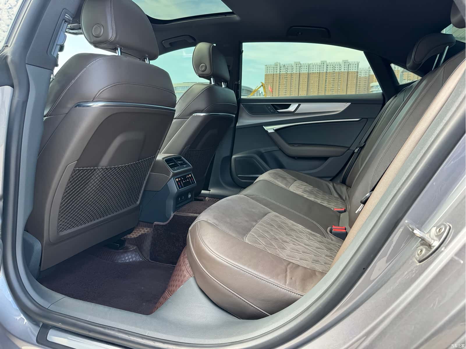 Audi A7L, 2023 13