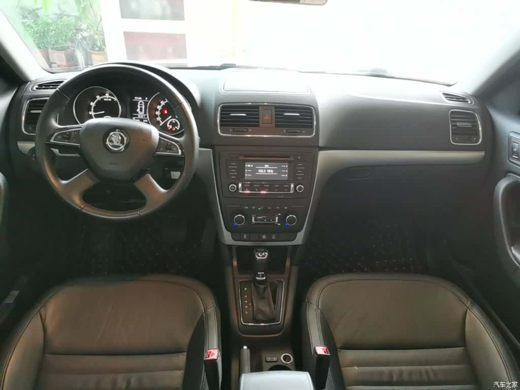 Skoda Yeti, 2015 10