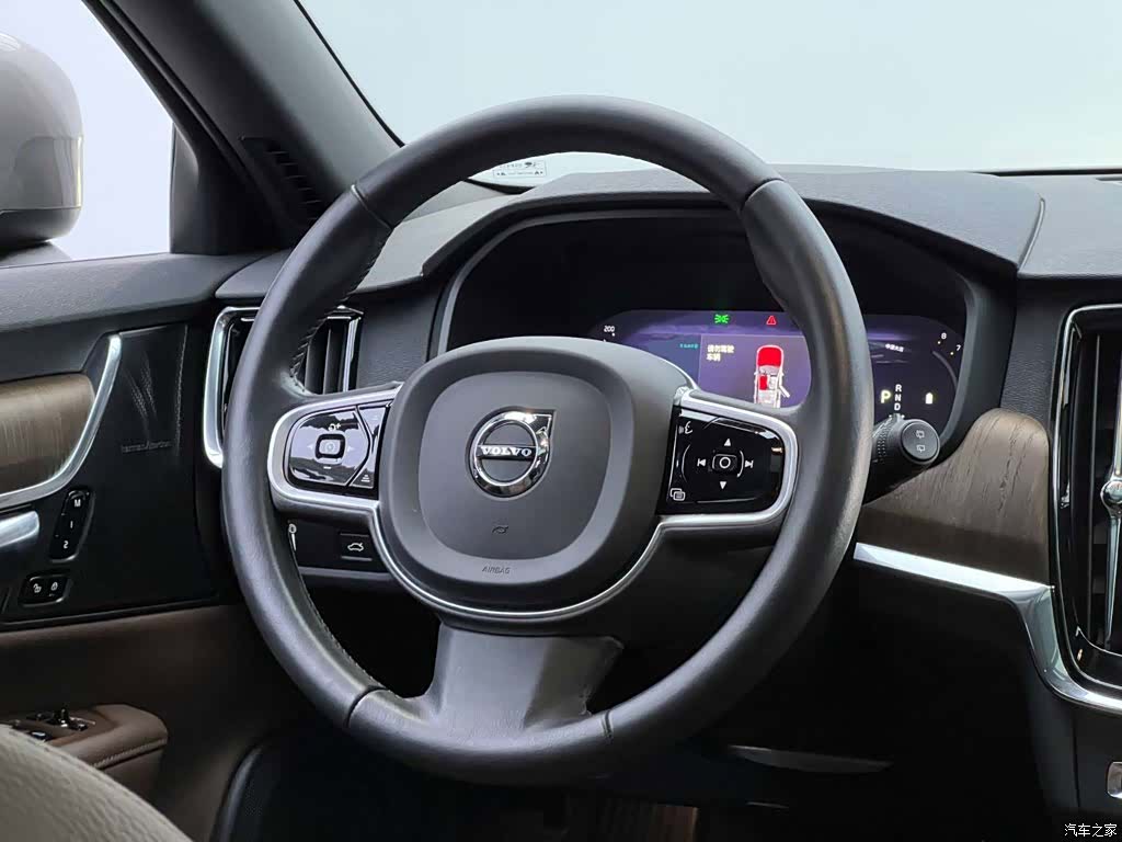 Volvo V90, 2023 33