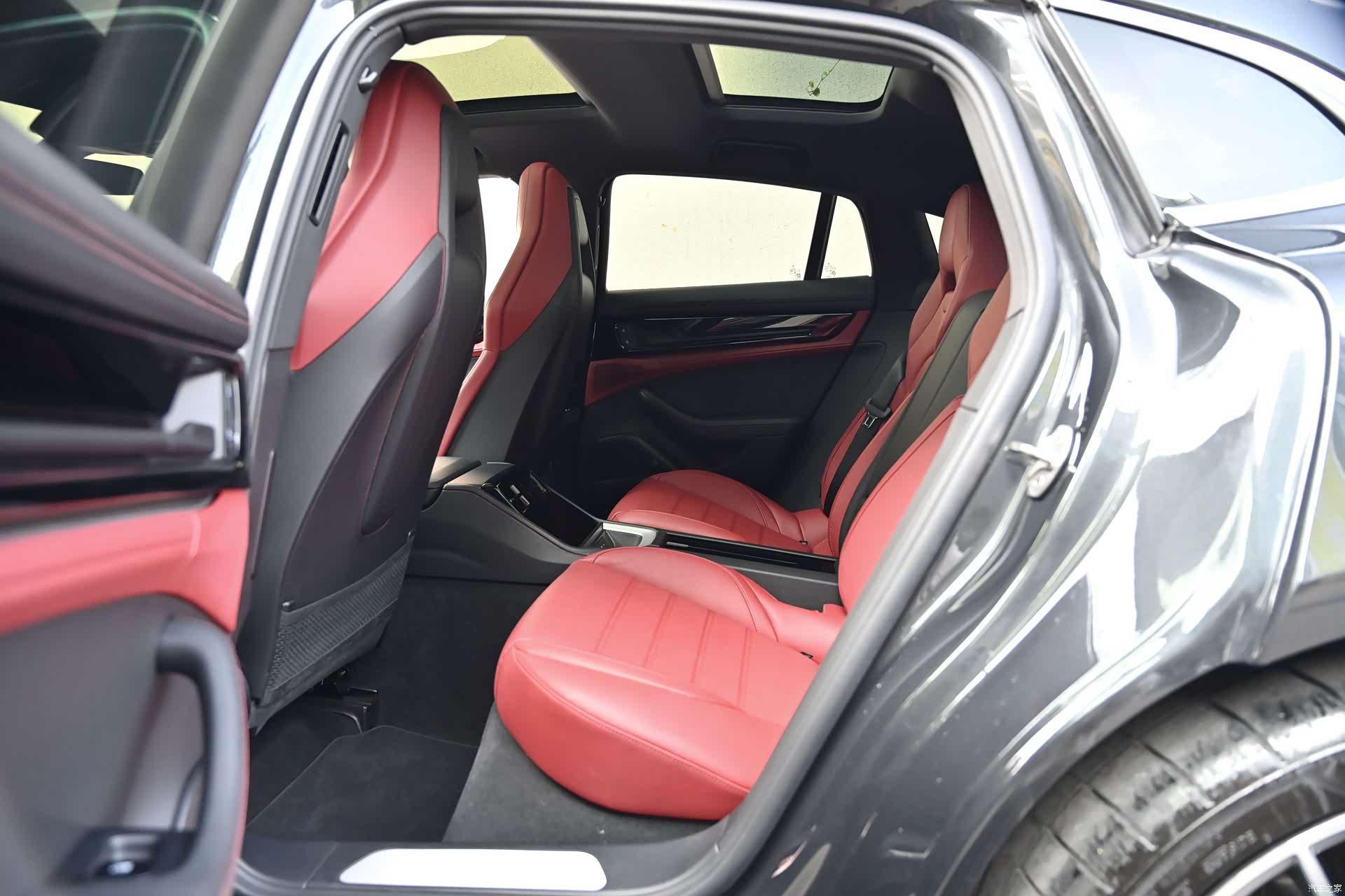 Porsche Panamera, 2025 8