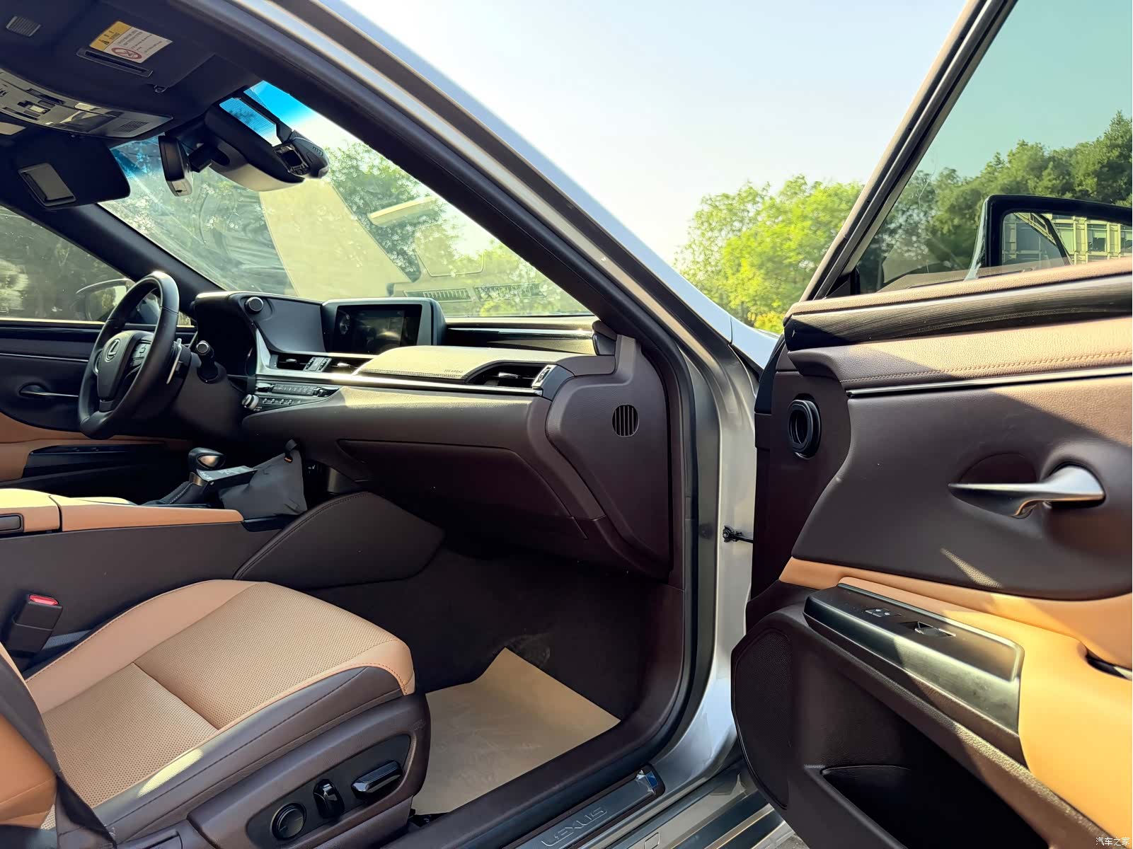 Lexus ES, 2021 23