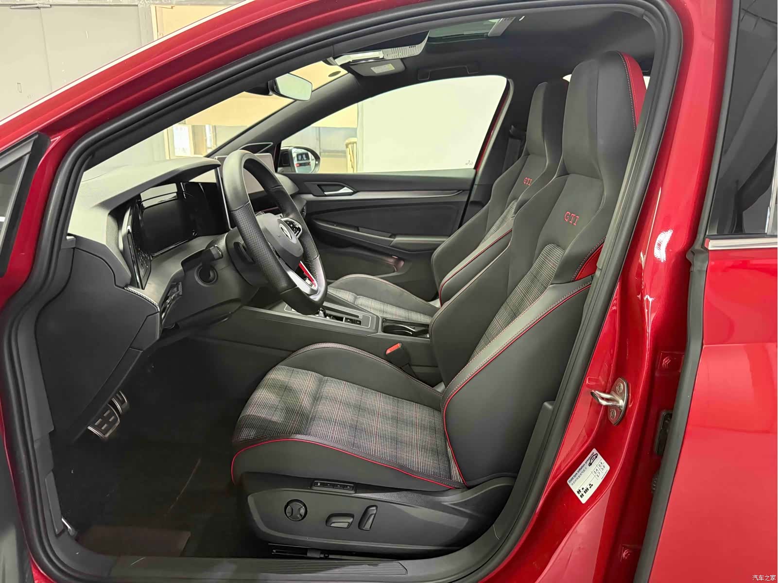 Volkswagen Golf, 2025 все фото