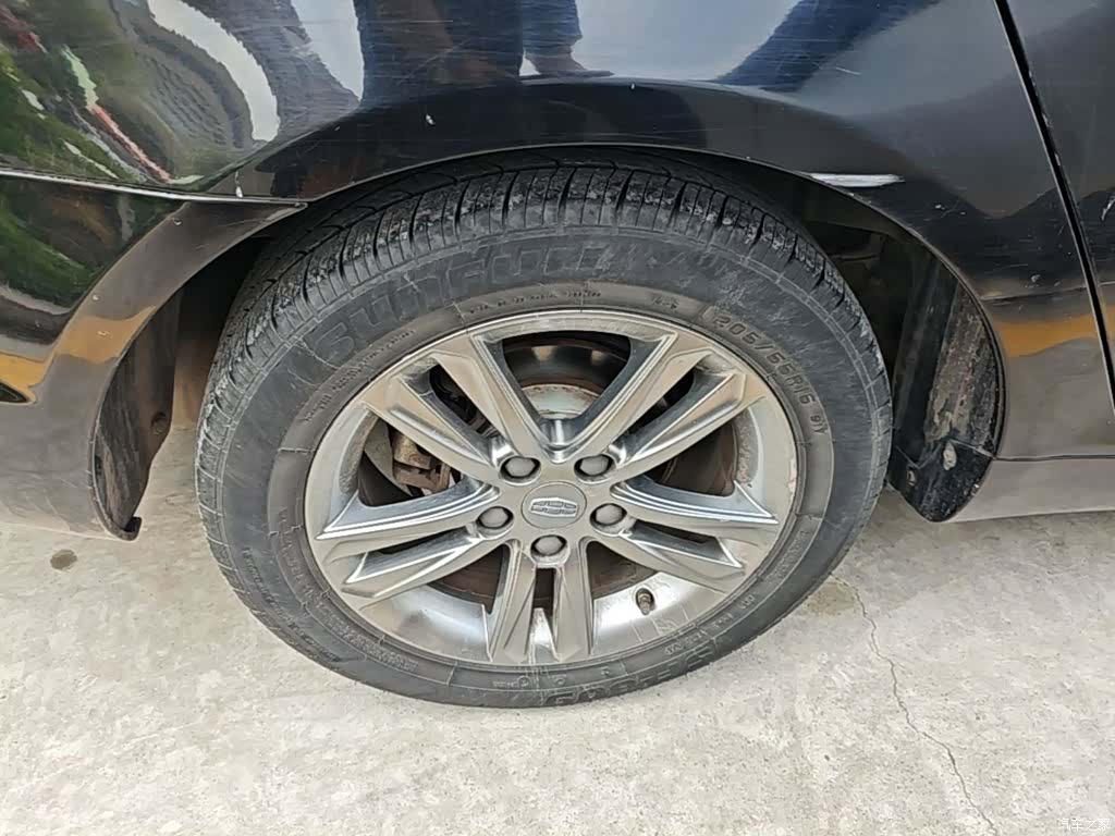 Geely Emgrand, 2017 11