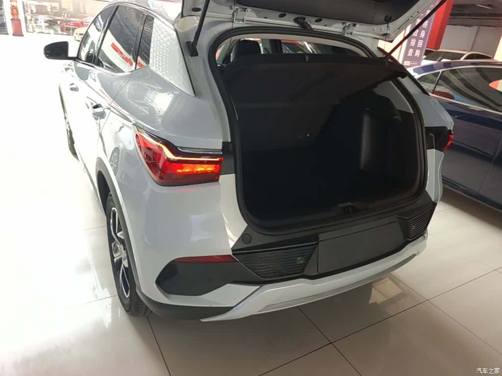 BYD Yuan, 2023 все фото