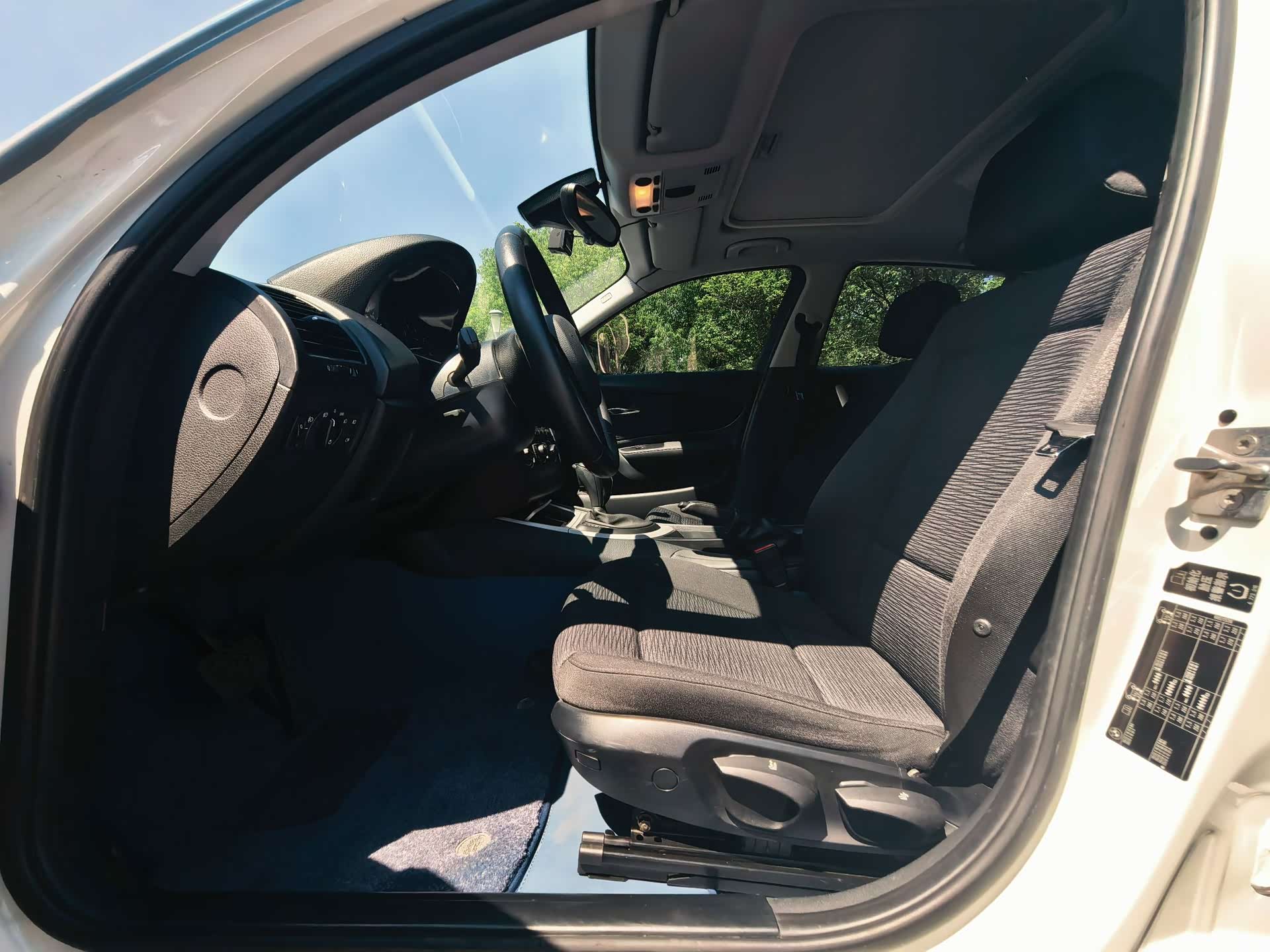 BMW 1 Series, 2011 3