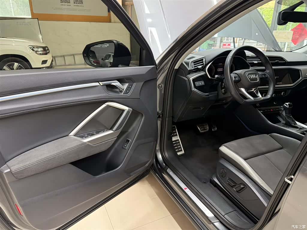 Audi Q3, 2023 8