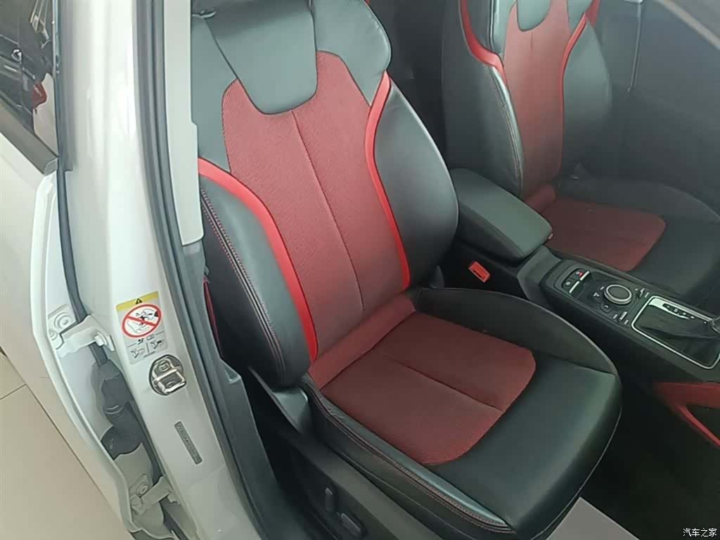 Audi Q2L, 2019 25