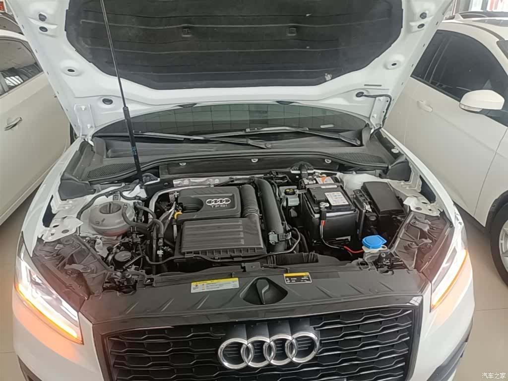 Audi Q2L, 2019 20