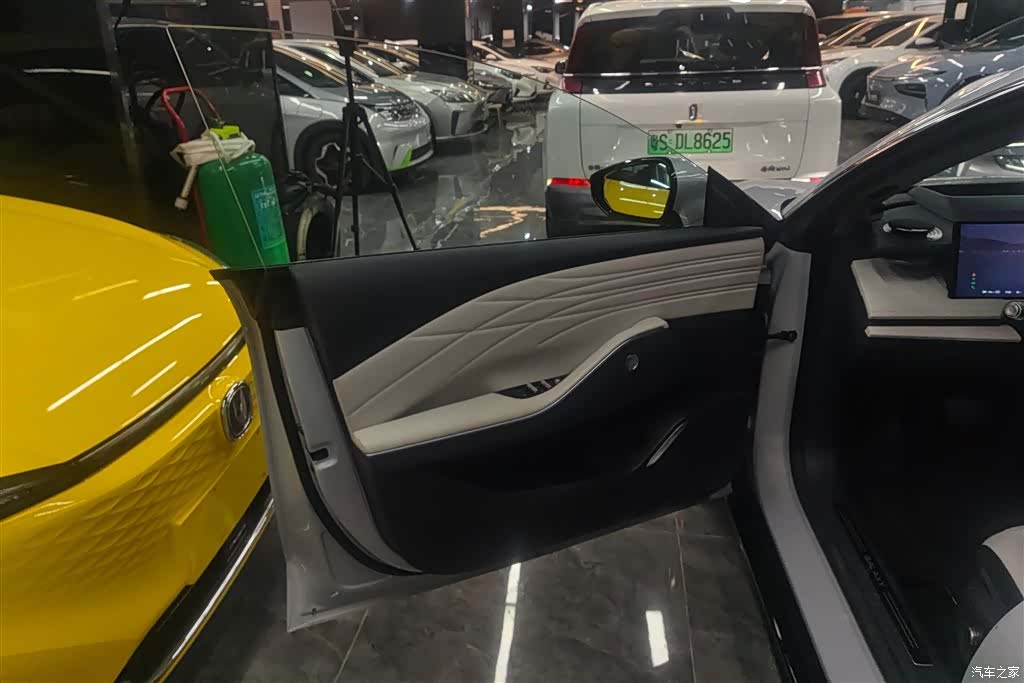 Geely E8, 2024 7