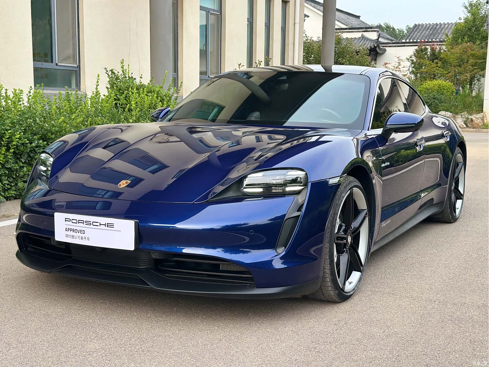 Porsche Taycan, 2022 1