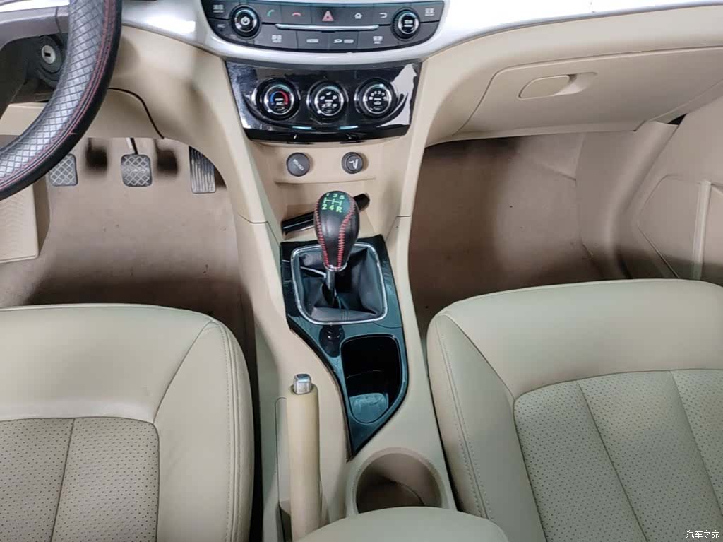 Wuling 730, 2018 14
