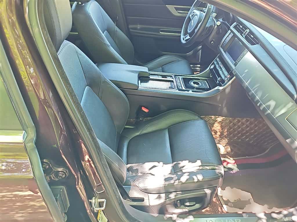 Land Rover XFL, 2017 25