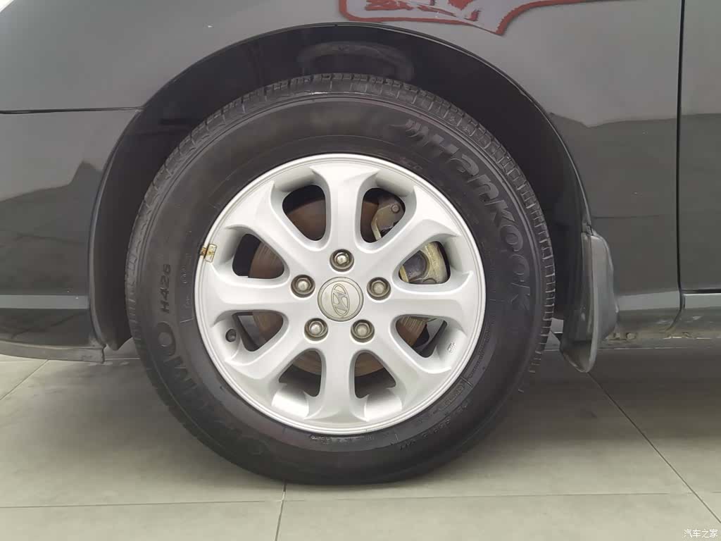 Hyundai GLS, 2010 17
