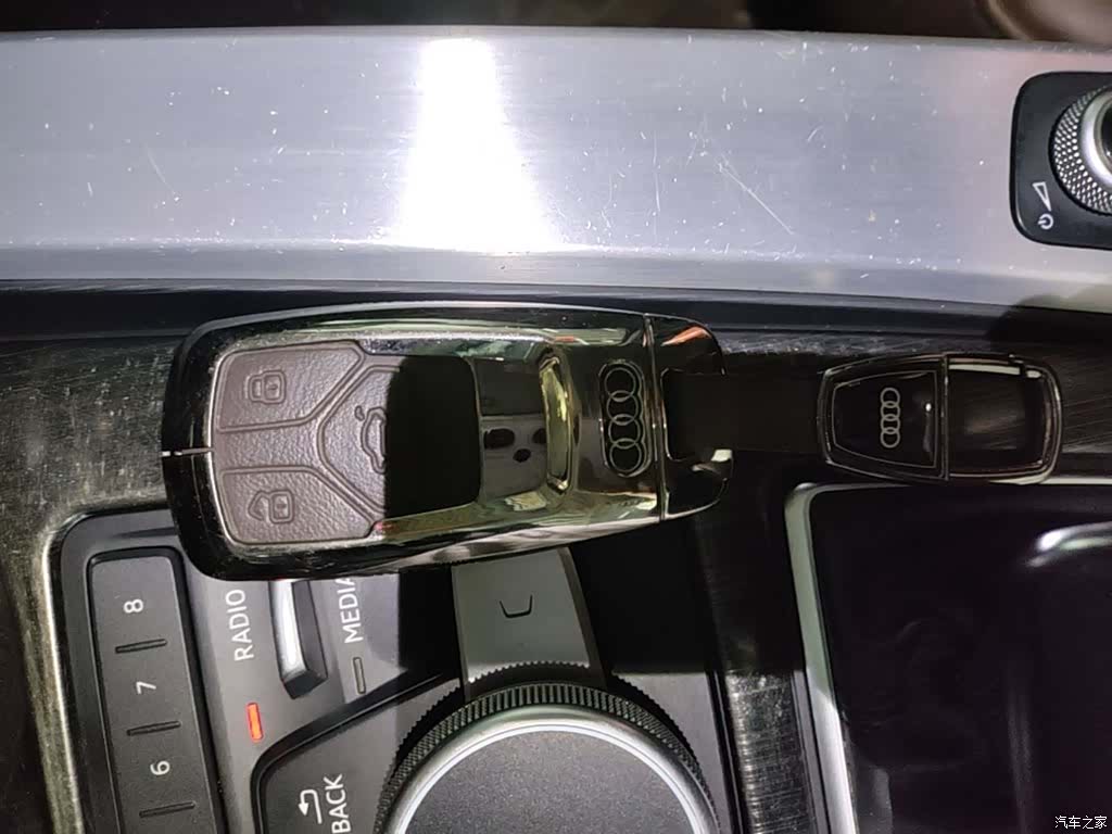 Audi A4L, 2018 9