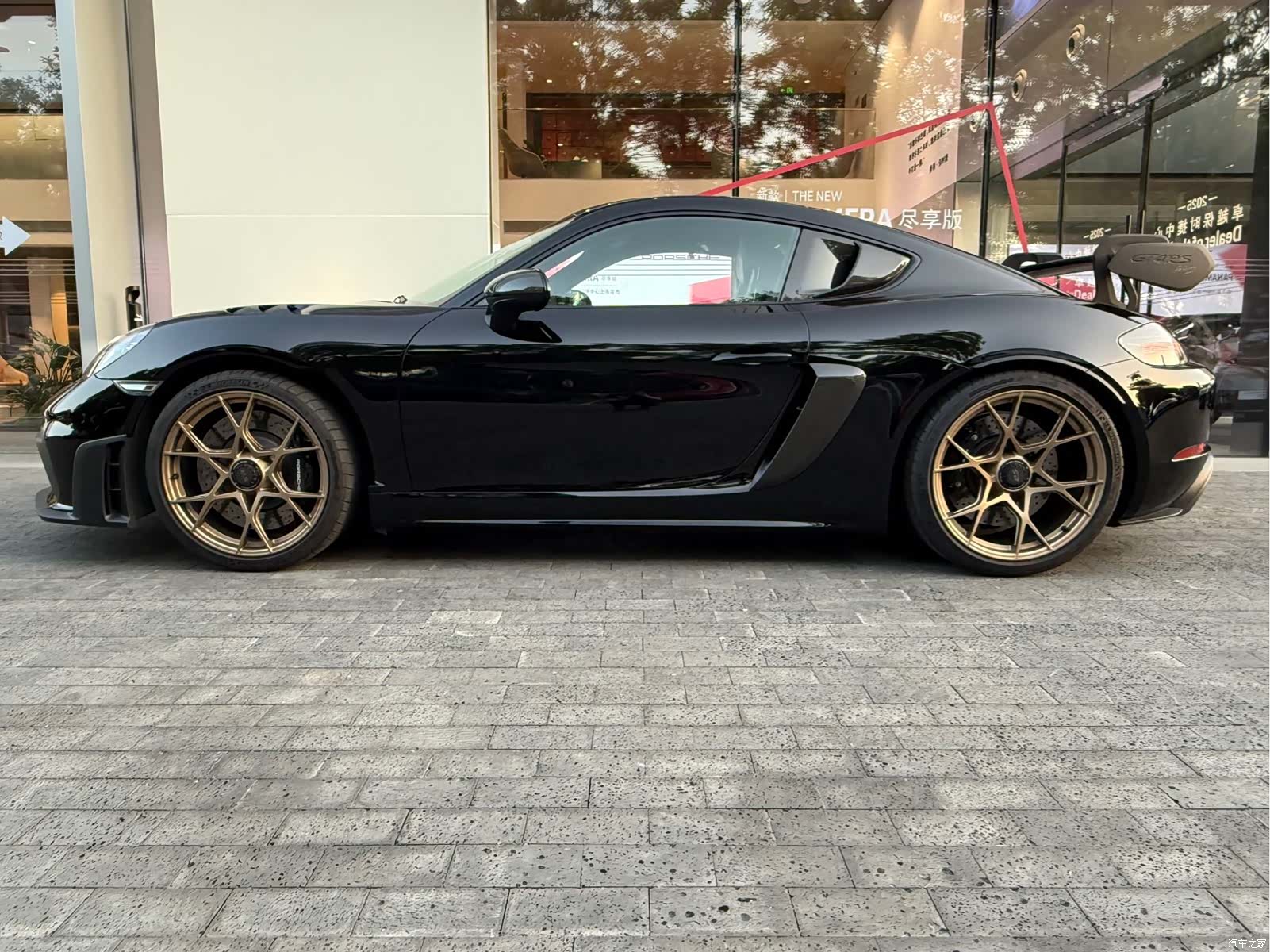 Porsche Cayman, 2024 3