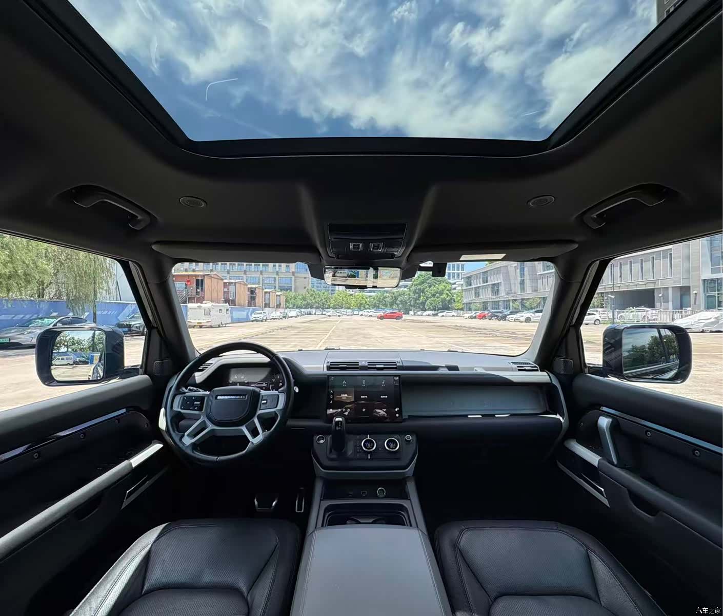Land Rover Defender, 2023 4