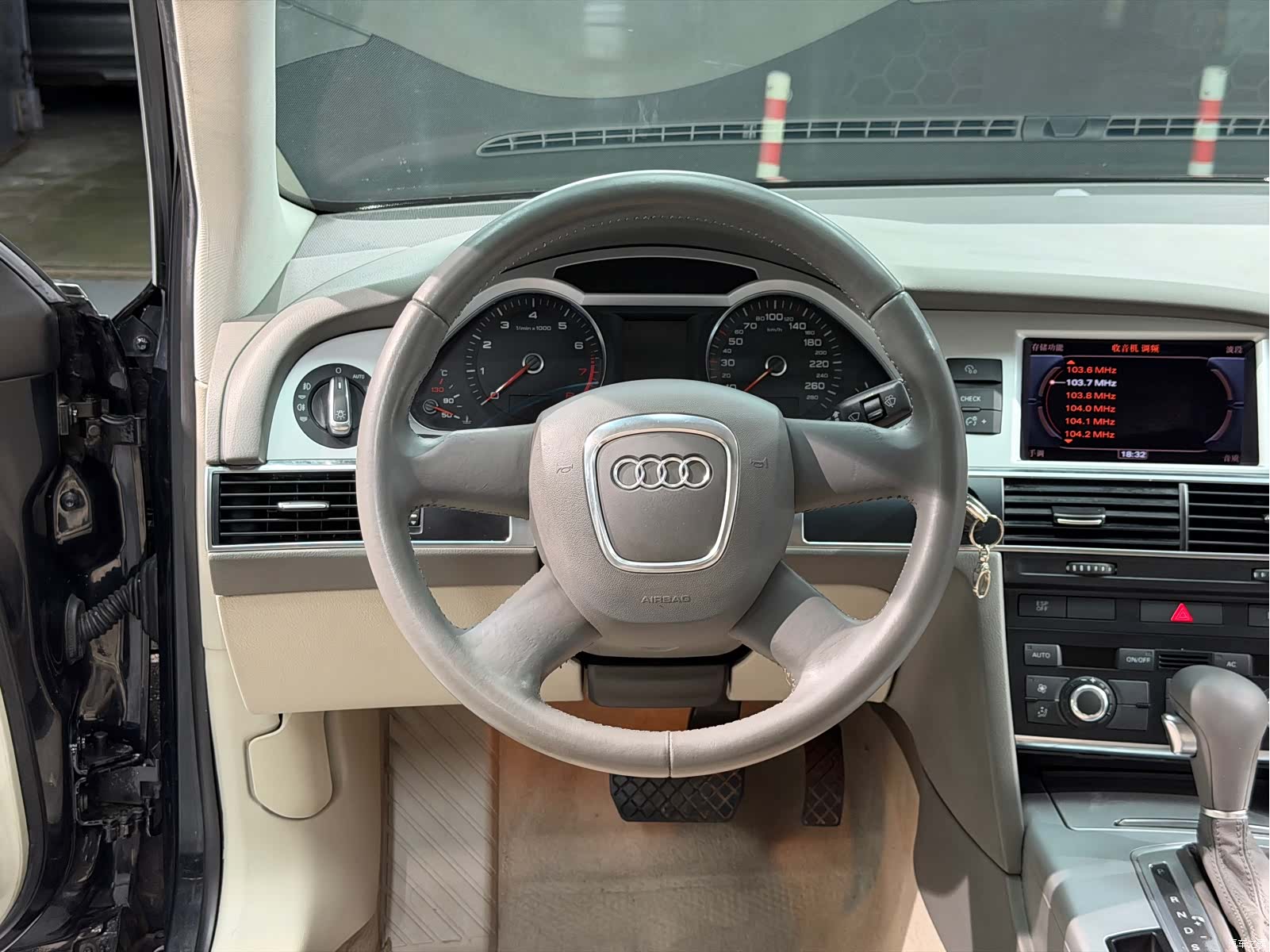 Audi A6L, 2012 15