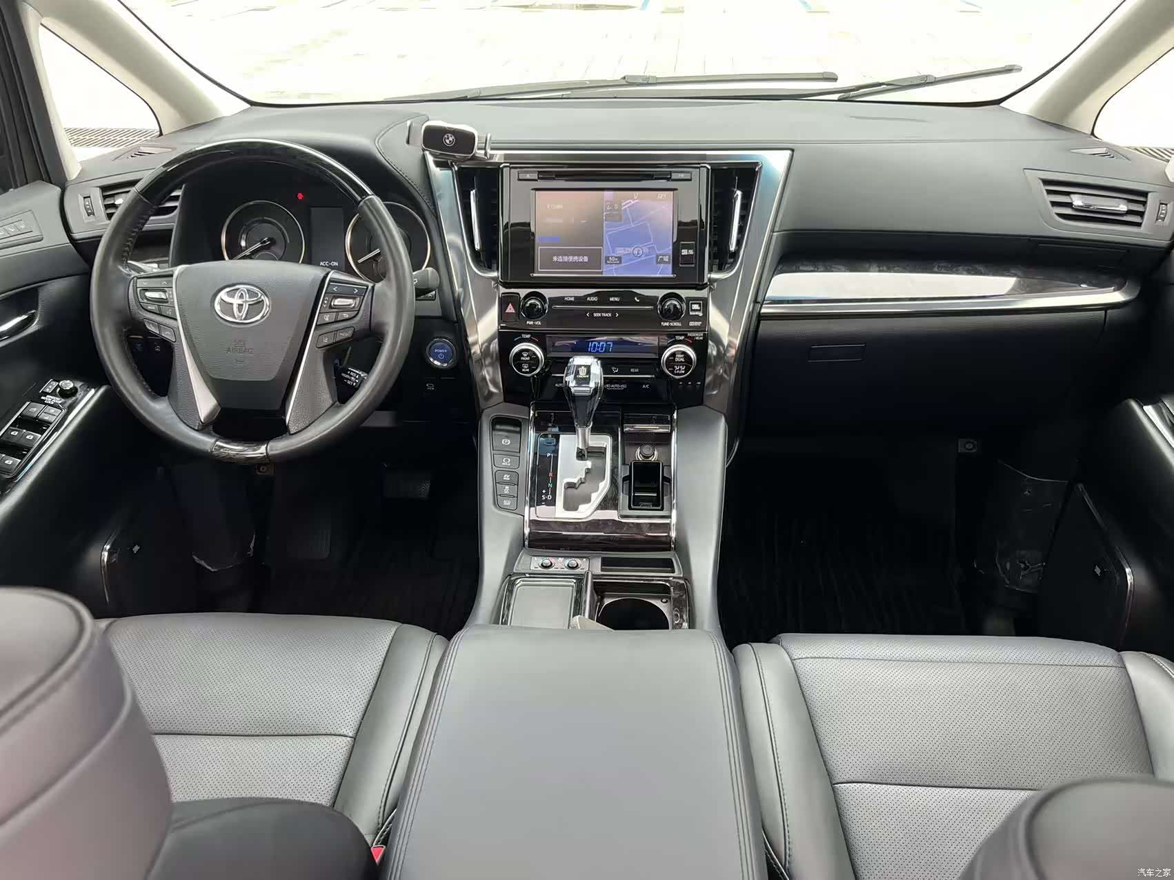 Toyota Vellfire, 2019 9