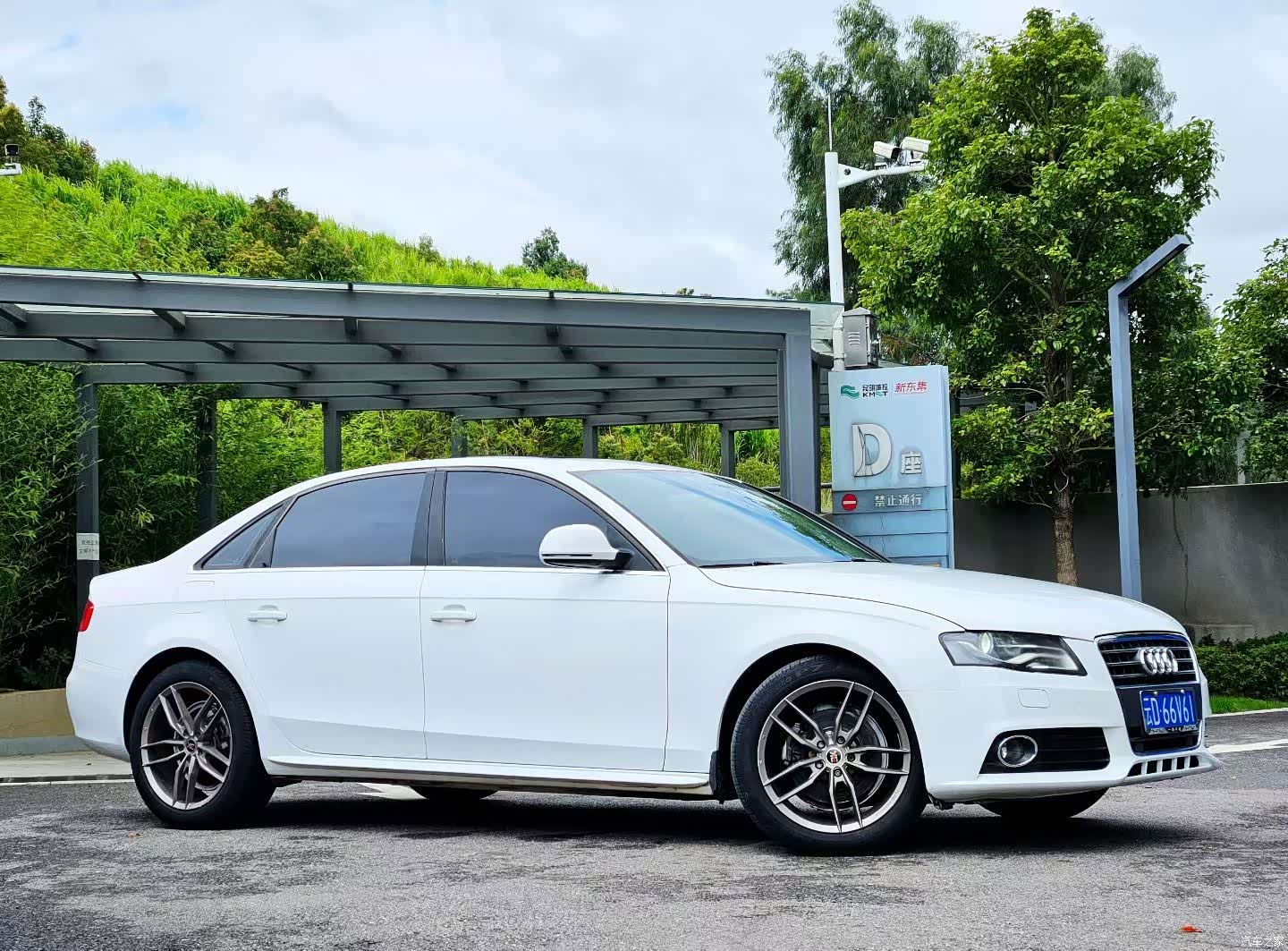 Audi A4L, 2011 3