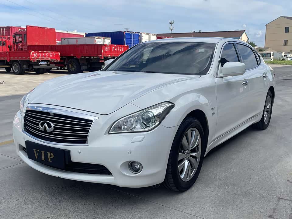 Infiniti Q70 Infiniti Q70