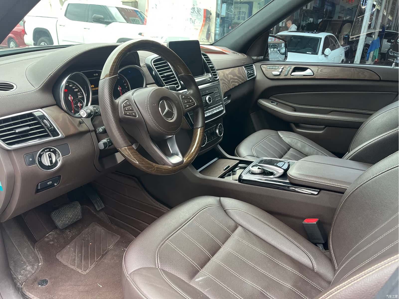 Mercedes-Benz GLS, 2020 4