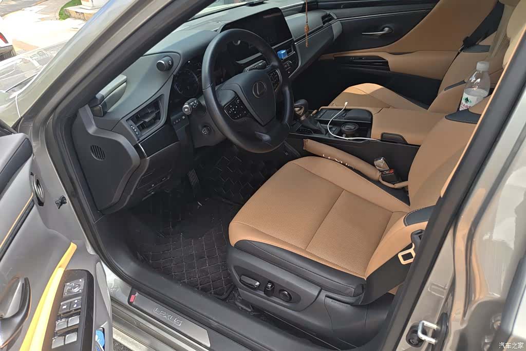 Lexus ES, 2021 9
