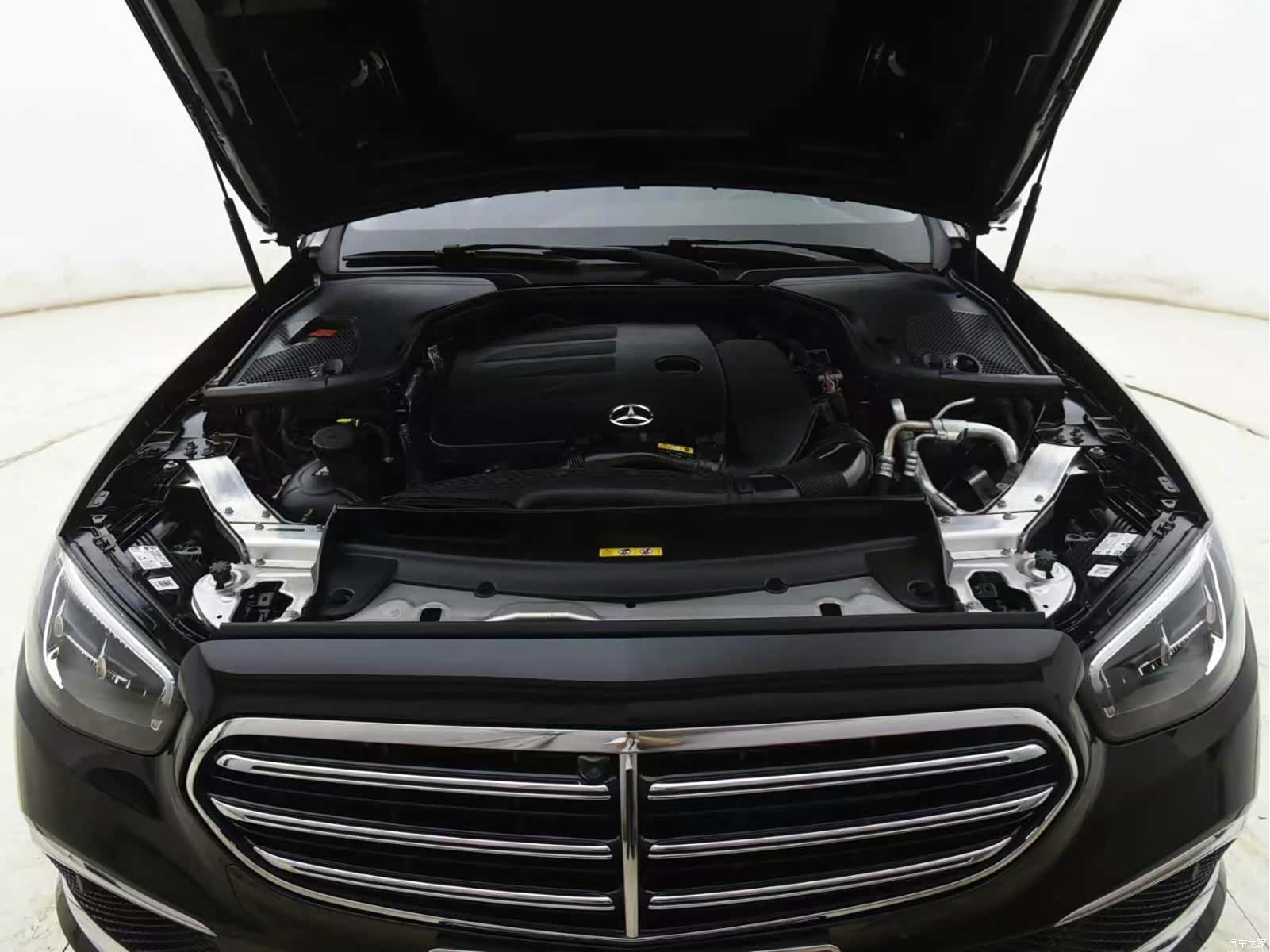 Mercedes-Benz E-Class, 2022 11